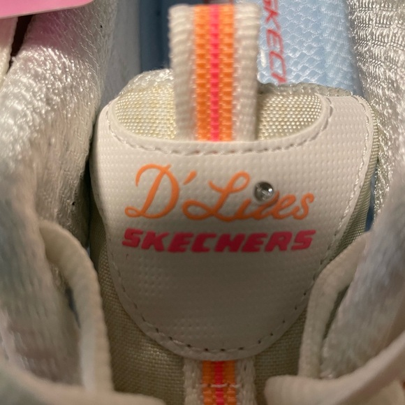 Women’s size 11 Skechers D’Lites - Picture 8 of 8